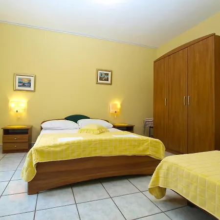 Vida 1682 Apartment