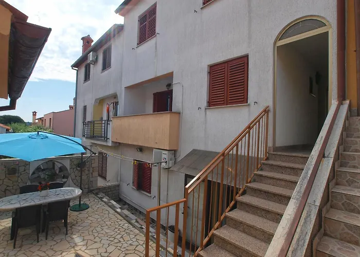 Апартаменти Vida 1682 *